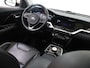 Kia Niro EV e-Niro ExecutiveLine 64 kWh | Schuif/kantel dak | Stoel/Stuurverwarming | Achteruitrijcamera | Adaptieve Cruise Control |