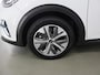 Kia Niro EV e-Niro DynamicPlusLine 64 kWh | Trekhaak | Schuif/kantel dak | Stoel/Stuurverwarming | Achteruitrijcamera | Adaptieve Cruise Control |