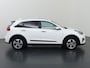 Kia Niro EV e-Niro DynamicPlusLine 64 kWh | Trekhaak | Schuif/kantel dak | Stoel/Stuurverwarming | Achteruitrijcamera | Adaptieve Cruise Control |