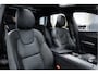 Volvo XC60 2.0 B5 AWD | Inscription PlusLine | Panoramadak | Wegklapbare Trekhaak | 20" LM Velgen | Luchtvering | IntelliSafe Pro Line + Surround | Stoelverwarming & Ventilatie | Harman Kardon |