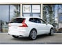 Volvo XC60 2.0 B5 AWD | Inscription PlusLine | Panoramadak | Wegklapbare Trekhaak | 20" LM Velgen | Luchtvering | IntelliSafe Pro Line + Surround | Stoelverwarming & Ventilatie | Harman Kardon |