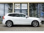 Volvo XC60 2.0 B5 AWD | Inscription PlusLine | Panoramadak | Wegklapbare Trekhaak | 20" LM Velgen | Luchtvering | IntelliSafe Pro Line + Surround | Stoelverwarming & Ventilatie | Harman Kardon |