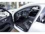 Volvo XC60 2.0 B5 AWD | Inscription PlusLine | Panoramadak | Wegklapbare Trekhaak | 20" LM Velgen | Luchtvering | IntelliSafe Pro Line + Surround | Stoelverwarming & Ventilatie | Harman Kardon |