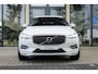 Volvo XC60 2.0 B5 AWD | Inscription PlusLine | Panoramadak | Wegklapbare Trekhaak | 20" LM Velgen | Luchtvering | IntelliSafe Pro Line + Surround | Stoelverwarming & Ventilatie | Harman Kardon |