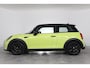 MINI Cooper 1.5 Classic | Dealer Onderhouden! | LED | Clima | Stoelverwarming | Sfeerverlichting | Navi | Union Jack | Cruise Control | Parkeersensoren | Lichtmetalen Velgen