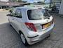 Toyota Yaris 1.3 VVT-i COMFORT NL-AUTO DEALER-OND PARK-SENSOREN RADIO/CD SPELER TREKHAAK 6-VERS