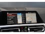 BMW 3-Serie 320i Executive Edition - Stoelverwarming - HUD - LED - Navi - Cruise - PDC - Klimaat Achter - Rijklaar