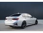 BMW 3-Serie 320i Executive Edition - Stoelverwarming - HUD - LED - Navi - Cruise - PDC - Klimaat Achter - Rijklaar