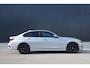 BMW 3-Serie 320i Executive Edition - Stoelverwarming - HUD - LED - Navi - Cruise - PDC - Klimaat Achter - Rijklaar