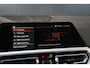 BMW 3-Serie 320i Executive Edition - Stoelverwarming - HUD - LED - Navi - Cruise - PDC - Klimaat Achter - Rijklaar