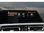 BMW 3-Serie 320i Executive Edition - Stoelverwarming - HUD - LED - Navi - Cruise - PDC - Klimaat Achter - Rijklaar