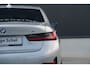 BMW 3-Serie 320i Executive Edition - Stoelverwarming - HUD - LED - Navi - Cruise - PDC - Klimaat Achter - Rijklaar