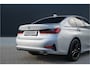 BMW 3-Serie 320i Executive Edition - Stoelverwarming - HUD - LED - Navi - Cruise - PDC - Klimaat Achter - Rijklaar