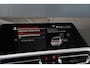 BMW 3-Serie 320i Executive Edition - Stoelverwarming - HUD - LED - Navi - Cruise - PDC - Klimaat Achter - Rijklaar