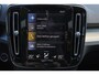 Volvo XC40 T5 Recharge Plus Dark - IntelliSafe Assist & Surround - Harman/Kardon audio - Parkeercamera achter - Verwarmde voorstoelen & stuur - Parkeersensoren voor & achter - Elektr. bedienb. voorstoelen met geheugen links - Draadloze tel. lader - Extra getint glas - Inklapbare trekhaak - 19' LMV