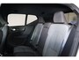 Volvo XC40 T5 Recharge Plus Dark - IntelliSafe Assist & Surround - Harman/Kardon audio - Parkeercamera achter - Verwarmde voorstoelen & stuur - Parkeersensoren voor & achter - Elektr. bedienb. voorstoelen met geheugen links - Draadloze tel. lader - Extra getint glas - Inklapbare trekhaak - 19' LMV