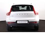 Volvo XC40 T5 Recharge Plus Dark - IntelliSafe Assist & Surround - Harman/Kardon audio - Parkeercamera achter - Verwarmde voorstoelen & stuur - Parkeersensoren voor & achter - Elektr. bedienb. voorstoelen met geheugen links - Draadloze tel. lader - Extra getint glas - Inklapbare trekhaak - 19' LMV