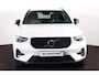 Volvo XC40 T5 Recharge Plus Dark - IntelliSafe Assist & Surround - Harman/Kardon audio - Parkeercamera achter - Verwarmde voorstoelen & stuur - Parkeersensoren voor & achter - Elektr. bedienb. voorstoelen met geheugen links - Draadloze tel. lader - Extra getint glas - Inklapbare trekhaak - 19' LMV