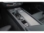 Volvo XC60 T8 Recharge AWD Plus Dark - Panorama/schuifdak - IntelliSafe Assist & Surround - Harman/Kardon audio - Adaptieve LED koplampen - Parkeercamera achter - Verwarmde voorstoelen, stuur & achterbank - Parkeersensoren voor & achter - Elektr. bedienb. voorstoelen met geheugen - Draadloze tel. lader - Extra getint glas - Inklapbare trekhaak - 19' LMV