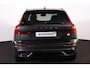 Volvo XC60 T8 Recharge AWD Plus Dark - Panorama/schuifdak - IntelliSafe Assist & Surround - Harman/Kardon audio - Adaptieve LED koplampen - Parkeercamera achter - Verwarmde voorstoelen, stuur & achterbank - Parkeersensoren voor & achter - Elektr. bedienb. voorstoelen met geheugen - Draadloze tel. lader - Extra getint glas - Inklapbare trekhaak - 19' LMV
