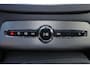 Volvo XC90 T8 Recharge AWD Plus Dark - Panorama/schuifdak - IntelliSafe Assist & Surround - 360º Camera - Harman/Kardon audio - Adaptieve LED koplampen - Verwarmde voorstoelen, stuur & achterbank - Parkeersensoren voor & achter - Elektr. bedienb. voorstoelen met geheugen - Draadloze tel. lader - Standkachel - Extra getint glas - Inklapbare trekhaak - 20' LMV