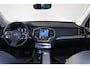 Volvo XC90 T8 Recharge AWD Plus Dark - Panorama/schuifdak - IntelliSafe Assist & Surround - 360º Camera - Harman/Kardon audio - Adaptieve LED koplampen - Verwarmde voorstoelen, stuur & achterbank - Parkeersensoren voor & achter - Elektr. bedienb. voorstoelen met geheugen - Draadloze tel. lader - Standkachel - Extra getint glas - Inklapbare trekhaak - 20' LMV