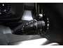 Volvo XC40 B4 Plus Dark | Adaptive Cruise & Pilot Assist | Panoramadak | Trekhaak | Park Assist & Camera Achter | Verwarmbare voorstoelen en stuurwiel | Premium audio by Harman Kardon | Apple carplay/Android auto | Keyless