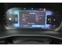 Volvo XC40 B4 Plus Dark | Adaptive Cruise & Pilot Assist | Panoramadak | Trekhaak | Park Assist & Camera Achter | Verwarmbare voorstoelen en stuurwiel | Premium audio by Harman Kardon | Apple carplay/Android auto | Keyless