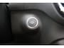 Volvo XC40 B4 Plus Dark | Adaptive Cruise & Pilot Assist | Panoramadak | Trekhaak | Park Assist & Camera Achter | Verwarmbare voorstoelen en stuurwiel | Premium audio by Harman Kardon | Apple carplay/Android auto | Keyless