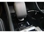 Volvo XC40 B4 Plus Dark | Adaptive Cruise & Pilot Assist | Panoramadak | Trekhaak | Park Assist & Camera Achter | Verwarmbare voorstoelen en stuurwiel | Premium audio by Harman Kardon | Apple carplay/Android auto | Keyless