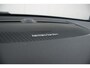 Volvo XC40 B4 Plus Dark | Adaptive Cruise & Pilot Assist | Panoramadak | Trekhaak | Park Assist & Camera Achter | Verwarmbare voorstoelen en stuurwiel | Premium audio by Harman Kardon | Apple carplay/Android auto | Keyless