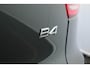 Volvo XC40 B4 Plus Dark | Adaptive Cruise & Pilot Assist | Panoramadak | Trekhaak | Park Assist & Camera Achter | Verwarmbare voorstoelen en stuurwiel | Premium audio by Harman Kardon | Apple carplay/Android auto | Keyless