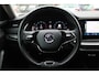 Skoda Octavia Combi 1.0 TSI *Business* | Trekhaak | Carplay | Stoelverwarming | Cruise & Climate Control | PDC | Navigatie | Bluetooth | Privacy | Orig. NL |