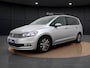 Volkswagen Touran 1.4 TSI Highline | Diagnose!! | Trekhaak | Camera | ACC | Stoelverwarming | Parkeerhulp | LED | Spiegelpakket | Navi | 17'' |