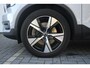 Volvo XC40 T4 211PK Recharge R-Design | Adaptive Cruise & Pilot Assist | Panoramisch Schuif-/kanteldak | Stoel & Stuurverwarming | Park Assist + Camera Achter | Apple Carplay/Android Auto | Volvo OnCall |