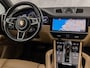 Porsche Cayenne 3.0 E-Hybrid Sport 463Pk (SPORTCHRONO PAKKET, LUCHTVERING, SOH 95%, BLACK PACK, APPLE CARPLAY, MEMORY SEATS, STOELVERWARMING, GETINT GLAS, CAMERA, NIEUWSTAAT)