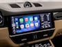 Porsche Cayenne 3.0 E-Hybrid Sport 463Pk (SPORTCHRONO PAKKET, LUCHTVERING, SOH 95%, BLACK PACK, APPLE CARPLAY, MEMORY SEATS, STOELVERWARMING, GETINT GLAS, CAMERA, NIEUWSTAAT)