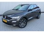 Volkswagen T-Roc 1.0 TSI Style | Incl. 12 maanden garantie | Apple carplay/Android auto | Adaptieve cruise control | Climate control | Lane assist | Parkeersensoren | DAB radio | Navigatie |