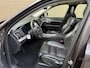 Volvo XC90 2.0 T8 445pk Recharge AWD Ultimate Bright | Long range | Panoramadak | Lederen bekleding | Navigatie | Adaptieve cruise | Lane assist | Dodehoekdetectie | Harman&kardon | Head up | Stoel&stuurverwarming | Stoelventilatie | Apple CarPlay / Android Auto | 20 inch velgen | Keyless | Full-LED | DAB | Volledig onderhouden