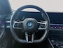 BMW 5-Serie Touring 530e M Sport-Pro Edition | matzwart | 21" individual | innovation | leer | head-up