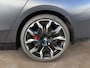 BMW 5-Serie Touring 530e M Sport-Pro Edition | matzwart | 21" individual | innovation | leer | head-up