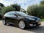 Ford Focus 1.0 Titanium Edition | Navi | Nieuwe Distributieriem! | Clima | Trekhaak | 17" Velgen | PDC | Cruise |