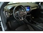 Volvo EX40 Single Motor Extended Range Ultra Black Edition Europa | Schuif/Kantel-Panoramadak | 360º Visual Park Camera | Harman Kardon Premium Audio | Elektrisch Verstelbare Voorstoelen met Geheugen |
