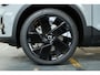 Volvo EX40 Single Motor Extended Range Ultra Black Edition Europa | Schuif/Kantel-Panoramadak | 360º Visual Park Camera | Harman Kardon Premium Audio | Elektrisch Verstelbare Voorstoelen met Geheugen |