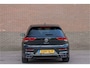 Volkswagen Golf 1.5 eTSI R-Line, Stoel & Stuurverwarming, Navigatie, Alcantara, Adaptive Cruise, Carplay, PDC.
