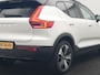 Volvo XC40 Recharge Plus 70 kWh 231pk Dealer O.H | Trekhaak Af Fabriek | Warmtepomp | Adaptive Cruise | Camera | Sportstoelen & Stuur Verwarmd | Google Assistent | Pilot Assist | Apple Carplay | Virutal Cockpit | DAB | 19"L.M