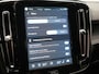 Volvo XC40 Recharge Plus 70 kWh 231pk Dealer O.H | Trekhaak Af Fabriek | Warmtepomp | Adaptive Cruise | Camera | Sportstoelen & Stuur Verwarmd | Google Assistent | Pilot Assist | Apple Carplay | Virutal Cockpit | DAB | 19"L.M