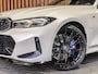 BMW 3-Serie Touring 330e 292PK xDrive High Executive M-Sport Pro | M-SPORT STOELEN | PANO | HEAD-UP | KEYLESS | HIFI | SHADOW LINE |