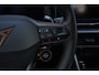 CUPRA Formentor 2.0 TSI 4DRIVE VZ | 394pk | Carplay | Stoelverwarming | Camera | Leder Deze CUPRA Formentor is niet zomaar een sportieve SUV. Met zijn krachtige 2.0 TSI benzinemotor, 394 PK, 4Drive vierwielaandrijving en 7-traps automatische transmissie combineert hij indrukwek