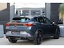 CUPRA Formentor 2.0 TSI 4DRIVE VZ | 394pk | Carplay | Stoelverwarming | Camera | Leder Deze CUPRA Formentor is niet zomaar een sportieve SUV. Met zijn krachtige 2.0 TSI benzinemotor, 394 PK, 4Drive vierwielaandrijving en 7-traps automatische transmissie combineert hij indrukwek